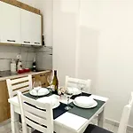 Shell Hom Διαμέρισμα