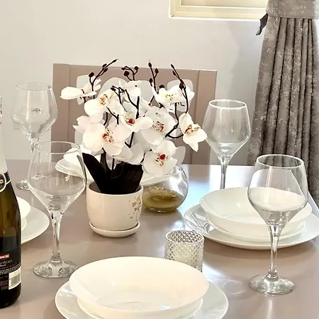 Shell Hom Apartamento Golem (Tirana)