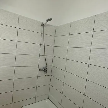 Shell Hom Golem (Tirana)